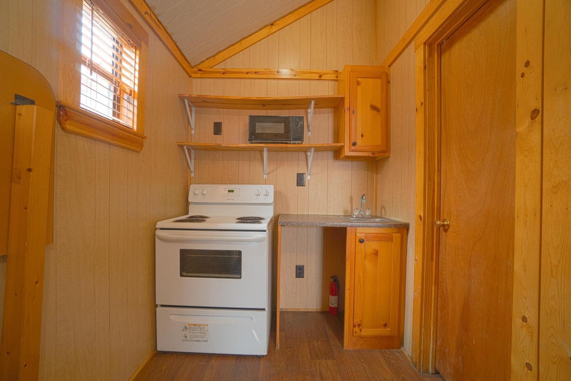 Grand Eagle Ford Lodge & Rv Park Tilden Extérieur photo