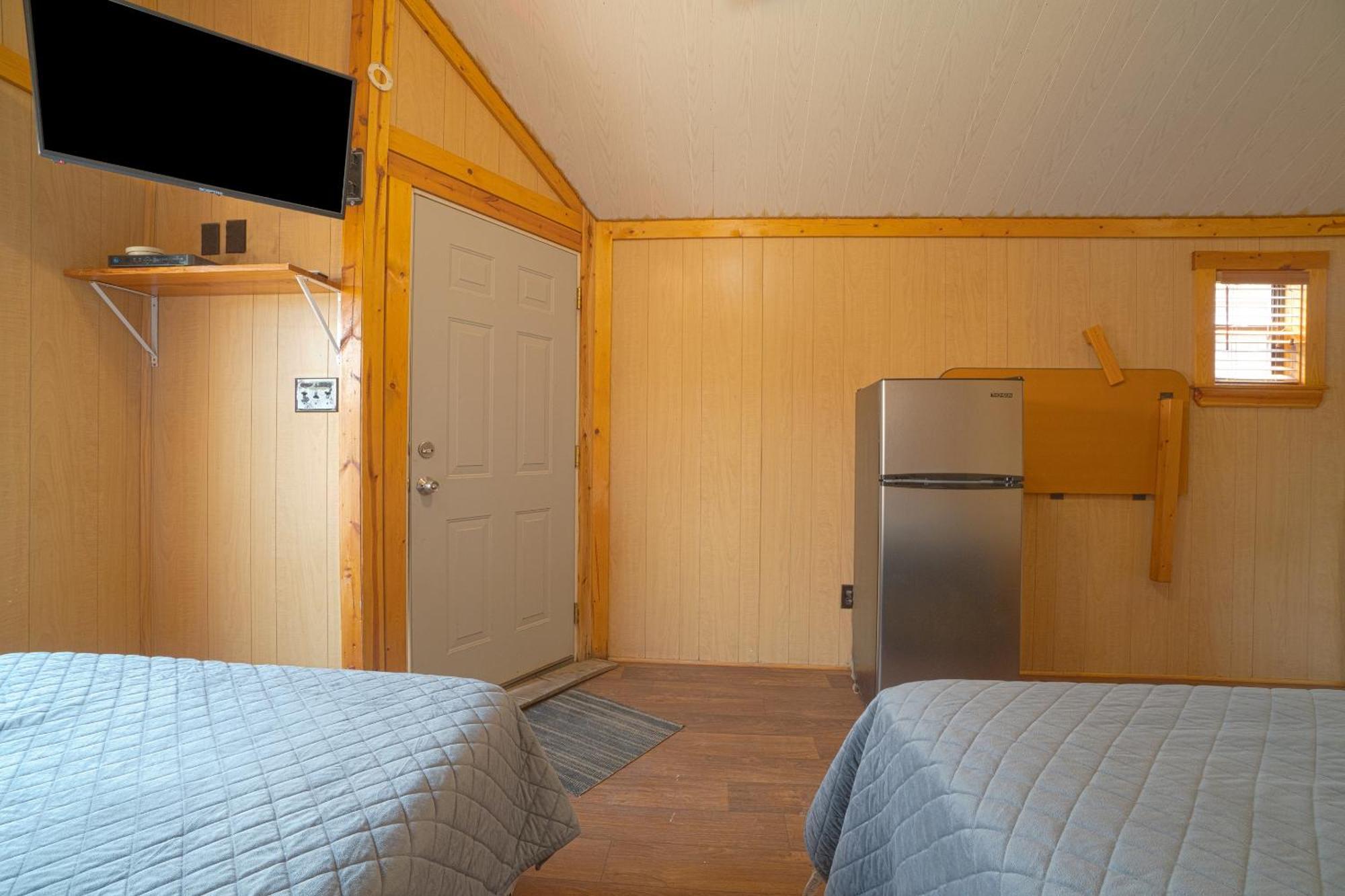 Grand Eagle Ford Lodge & Rv Park Tilden Extérieur photo