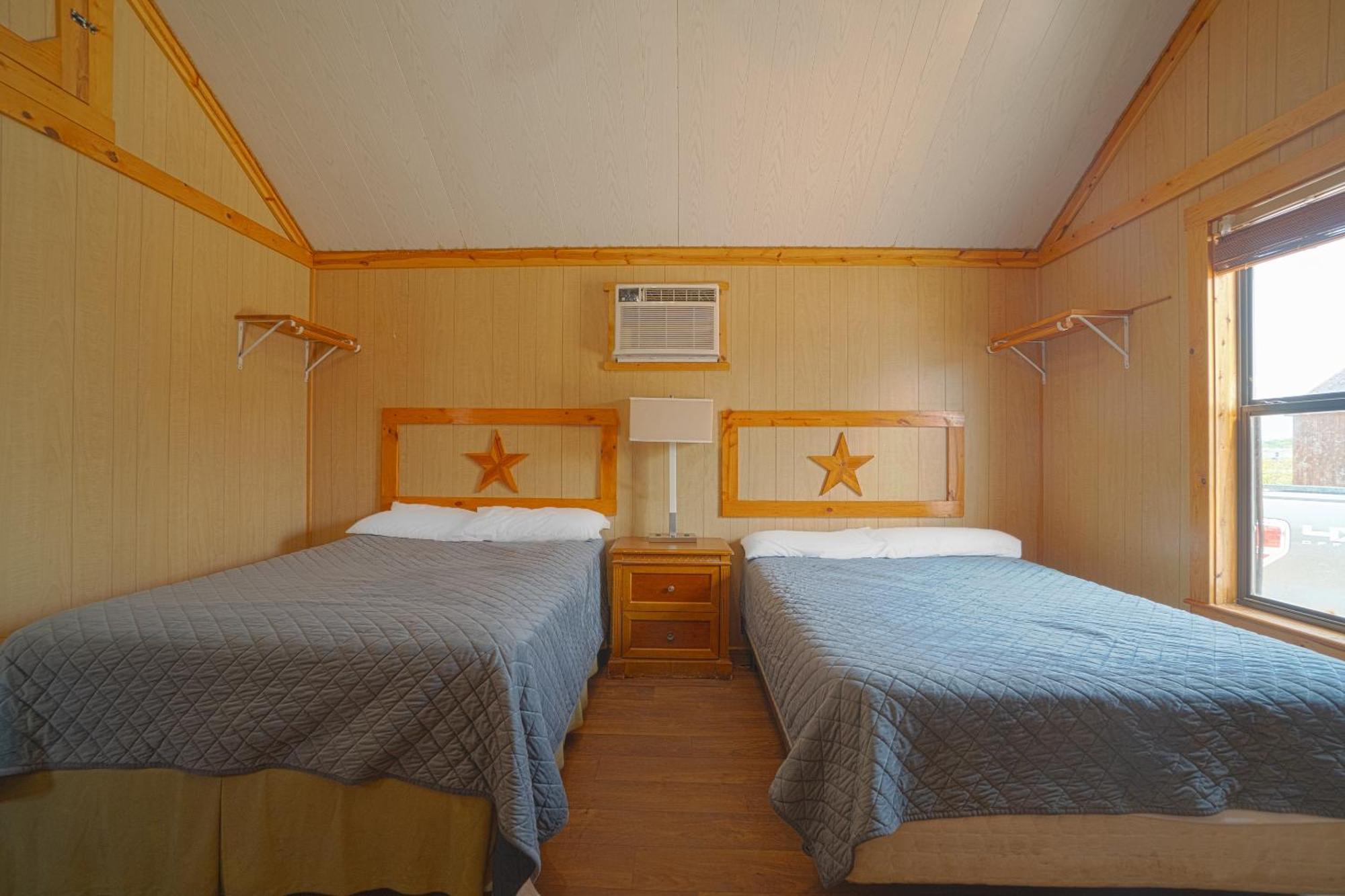 Grand Eagle Ford Lodge & Rv Park Tilden Extérieur photo
