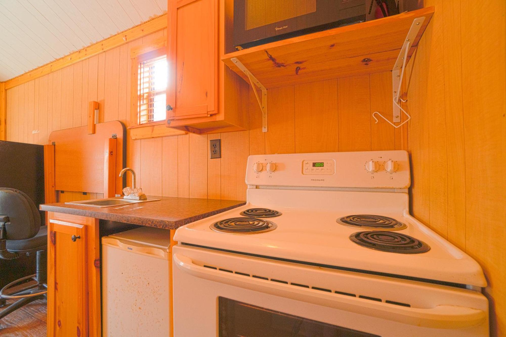 Grand Eagle Ford Lodge & Rv Park Tilden Extérieur photo