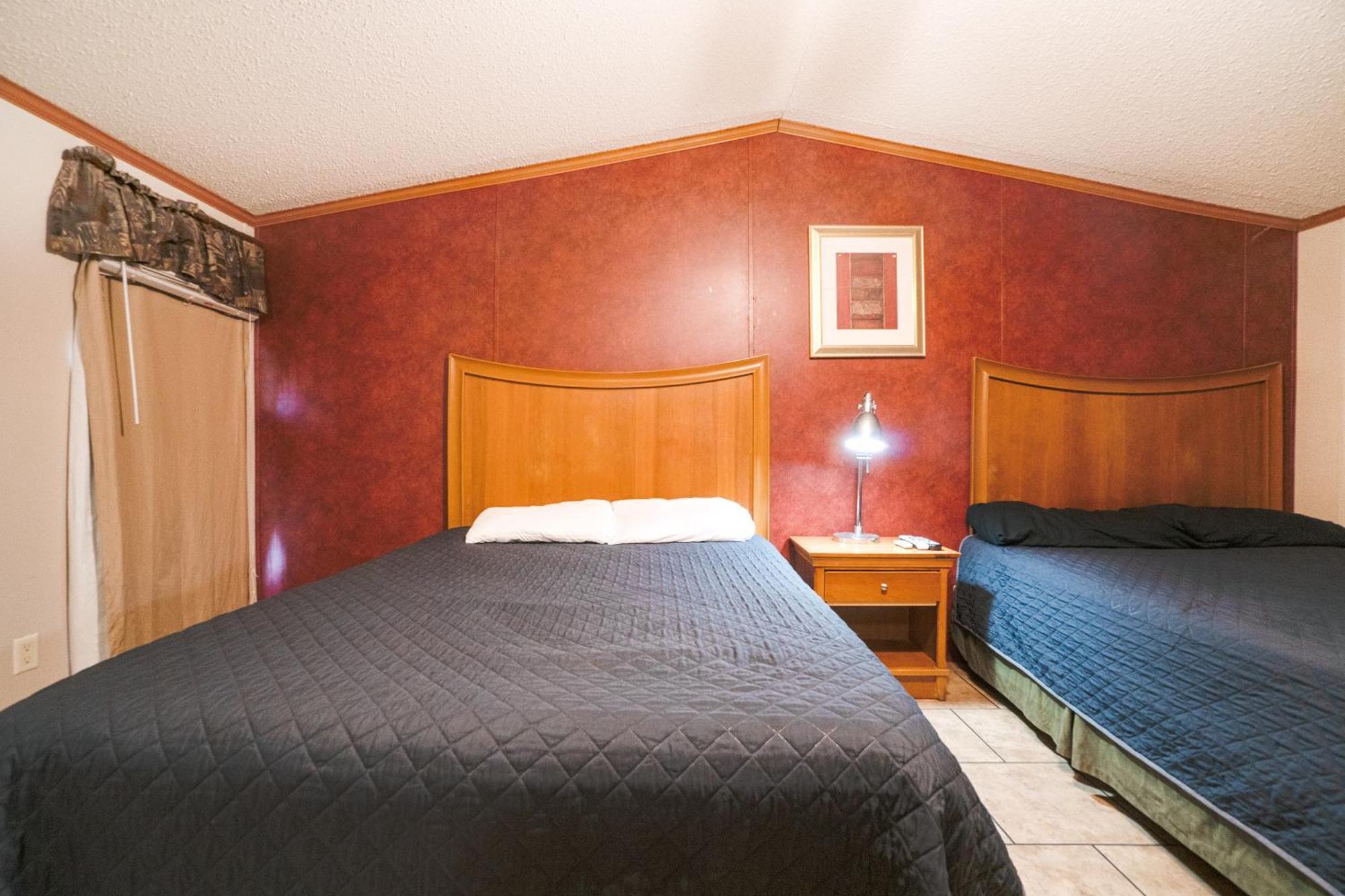 Grand Eagle Ford Lodge & Rv Park Tilden Extérieur photo