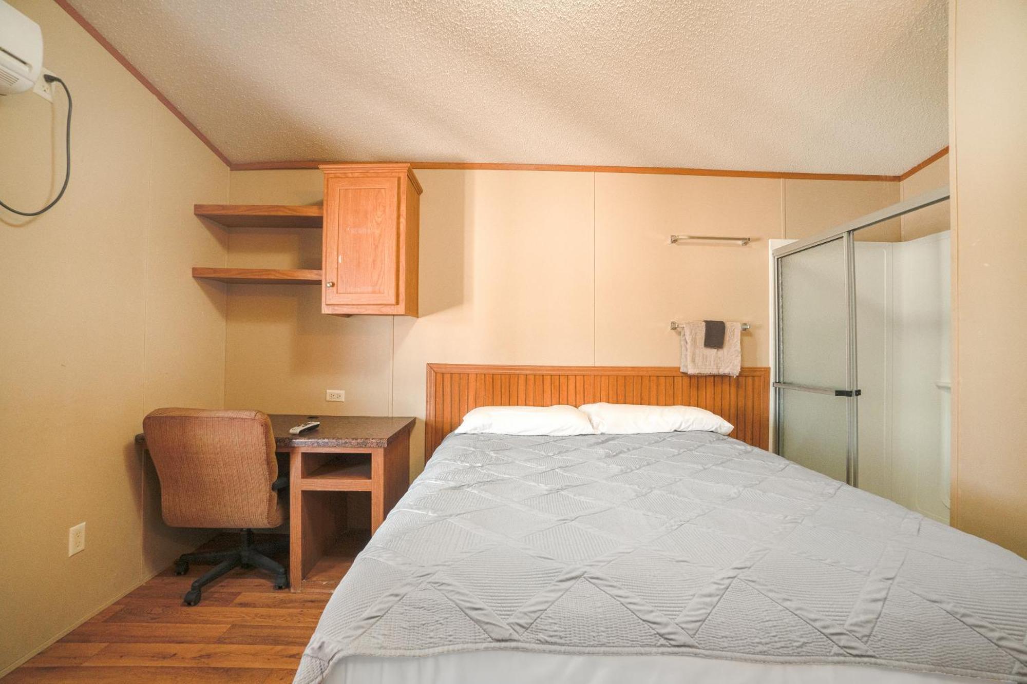 Grand Eagle Ford Lodge & Rv Park Tilden Extérieur photo