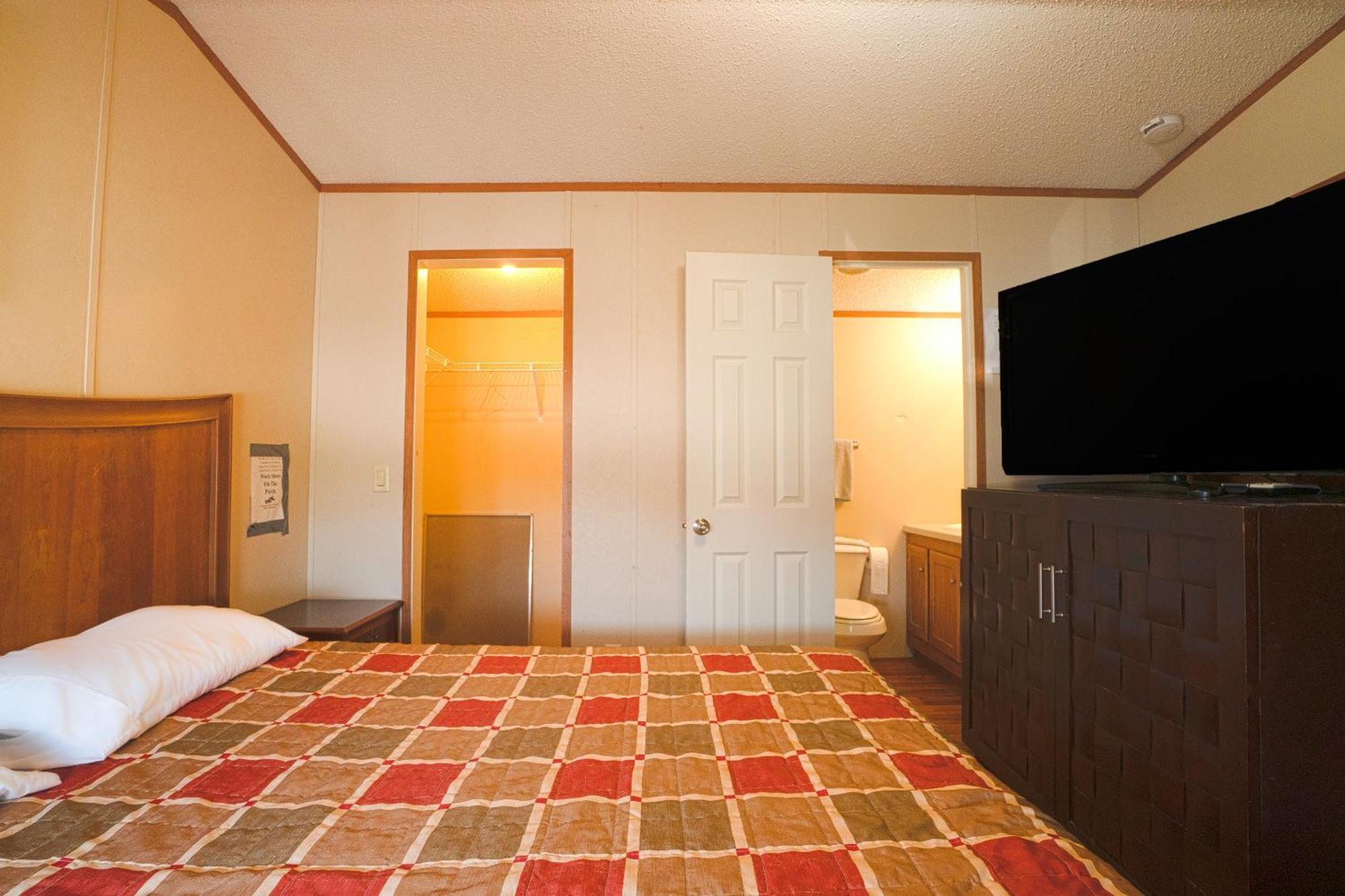 Grand Eagle Ford Lodge & Rv Park Tilden Extérieur photo
