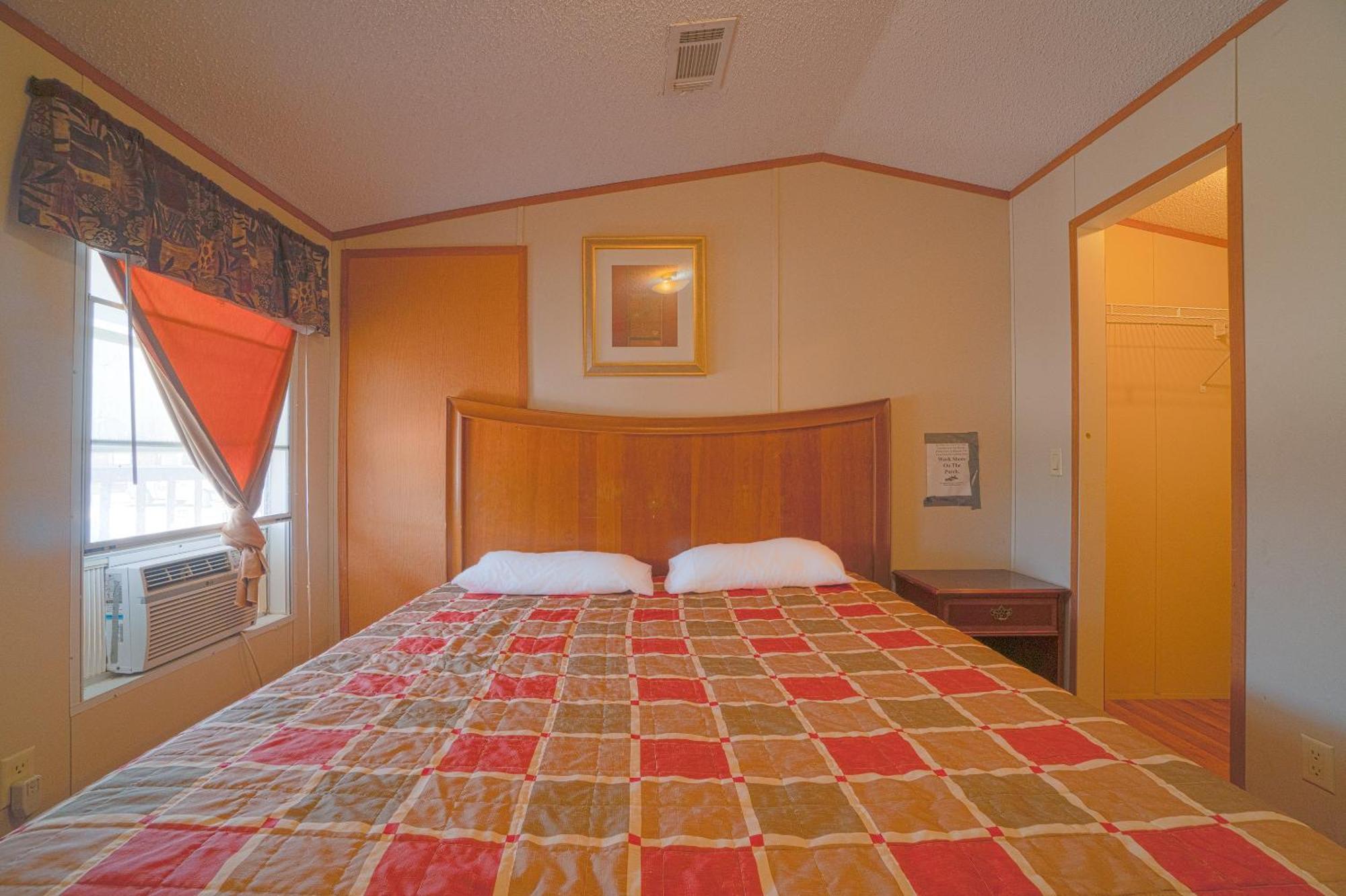 Grand Eagle Ford Lodge & Rv Park Tilden Extérieur photo