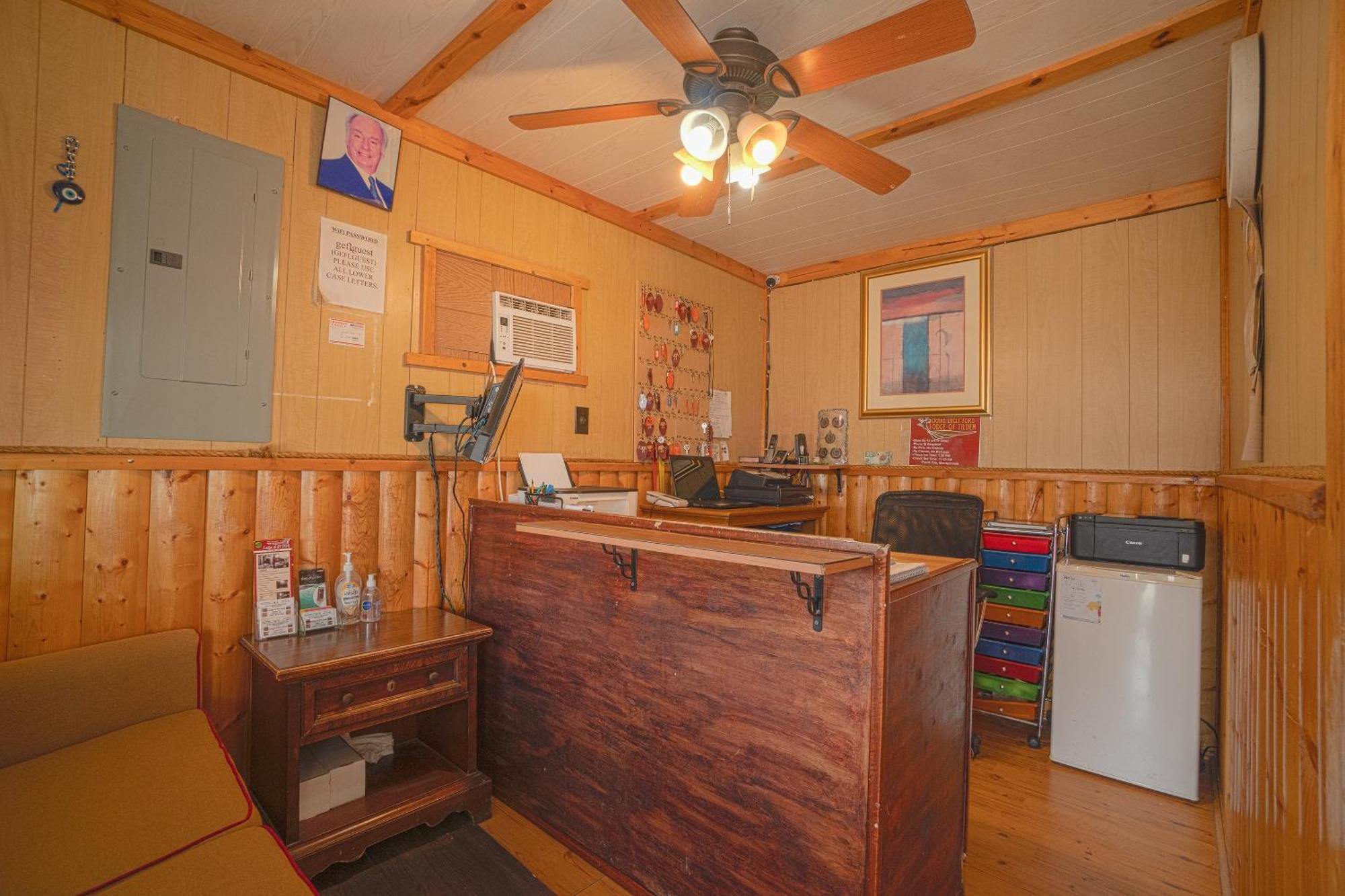Grand Eagle Ford Lodge & Rv Park Tilden Extérieur photo