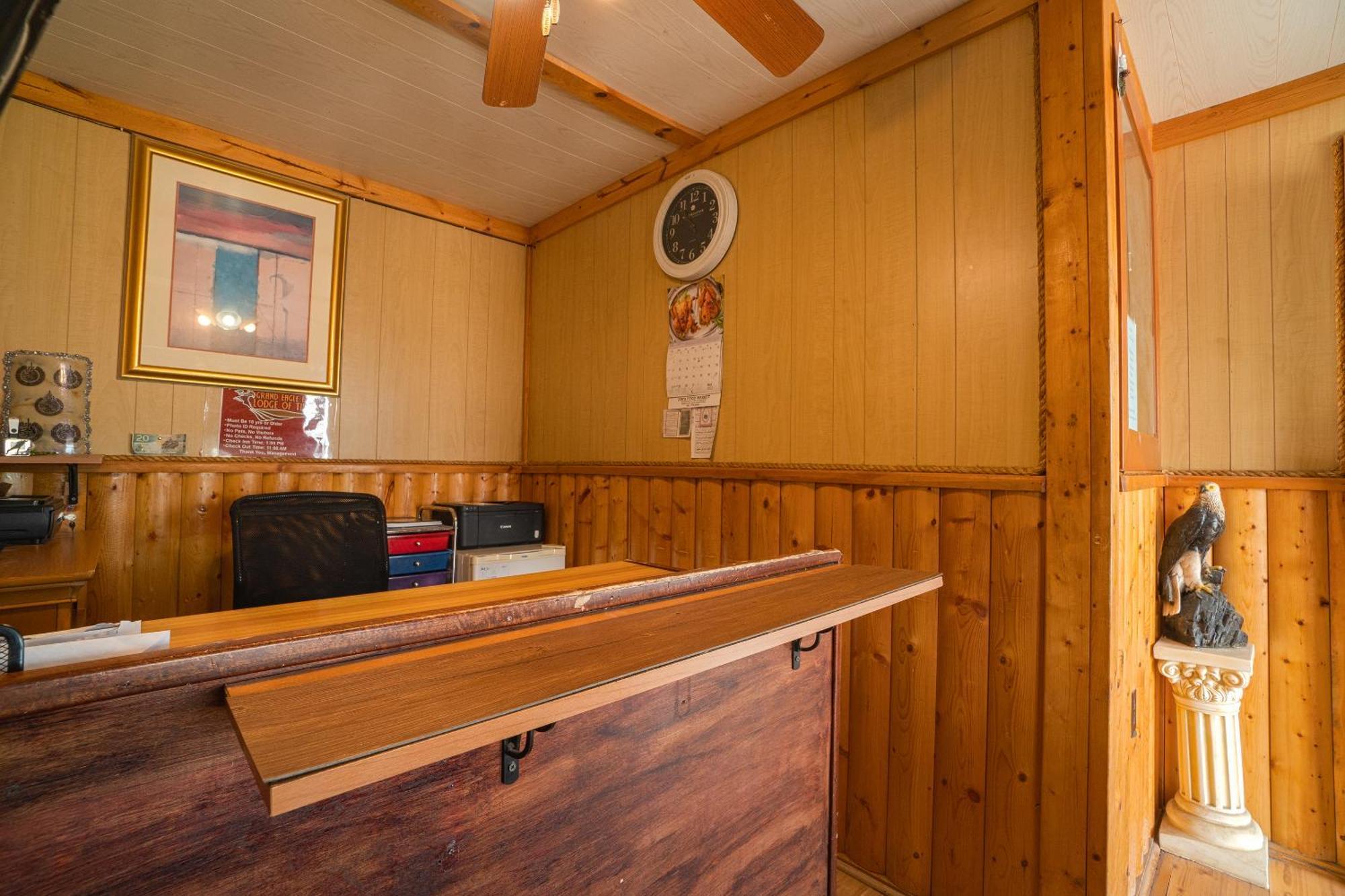 Grand Eagle Ford Lodge & Rv Park Tilden Extérieur photo