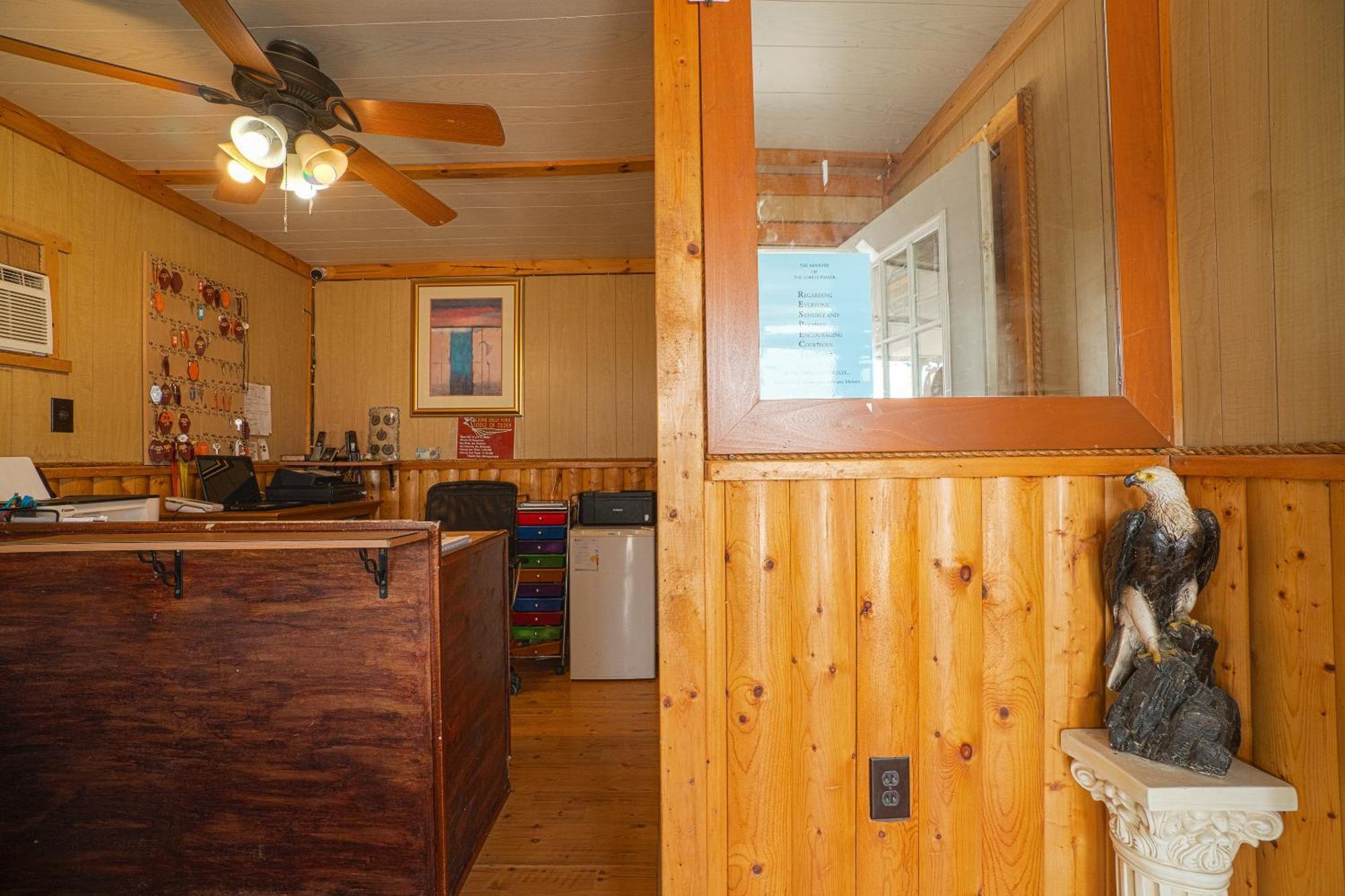 Grand Eagle Ford Lodge & Rv Park Tilden Extérieur photo